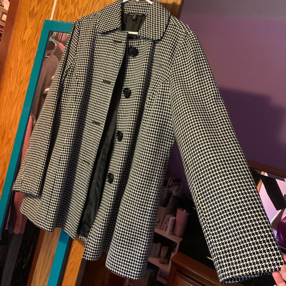 Button-up Jacket - Picture 2 of 3